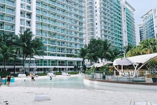 コージー 1 ベッドルーム シティビュー ウィズ バルコニー アンド ニア エアポート