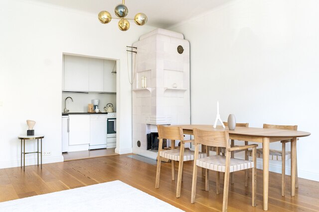 バルコニーと海の見える1brアパートメント