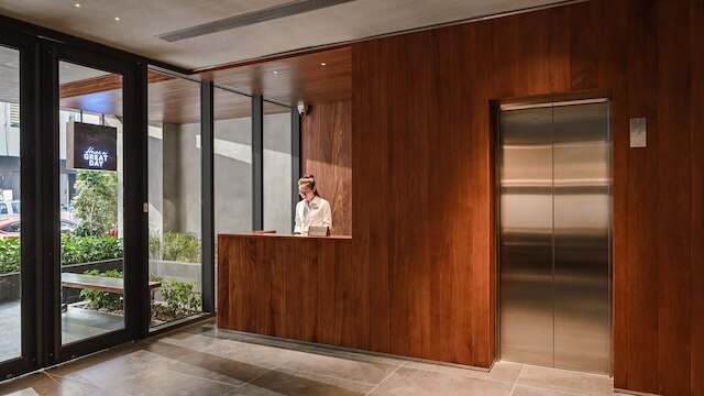 トリプル E ホテル メトロ ベン タン