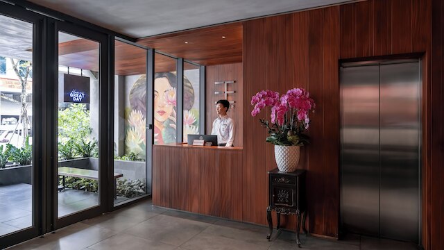 トリプル E ホテル メトロ ベン タン