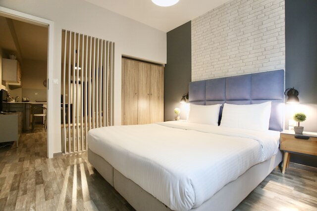 GKエルモウストラート