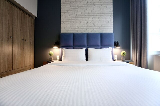 GKエルモウストラート