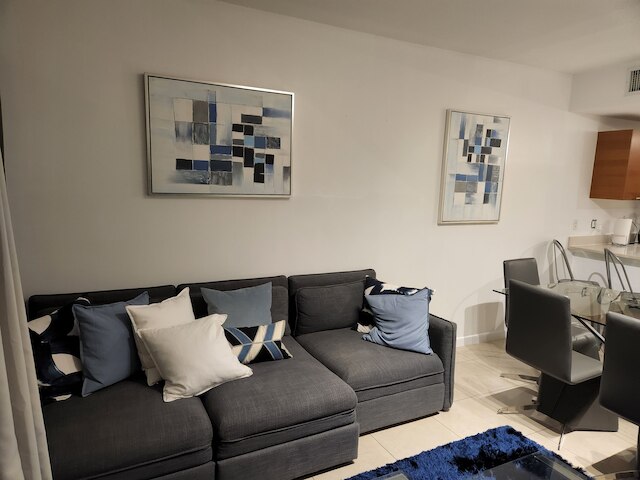 ワンダフル 1 ベッドルーム コンドミニアム in ミッドタウン