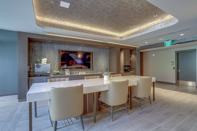 クレンドンのゴージャス1Brジム付き