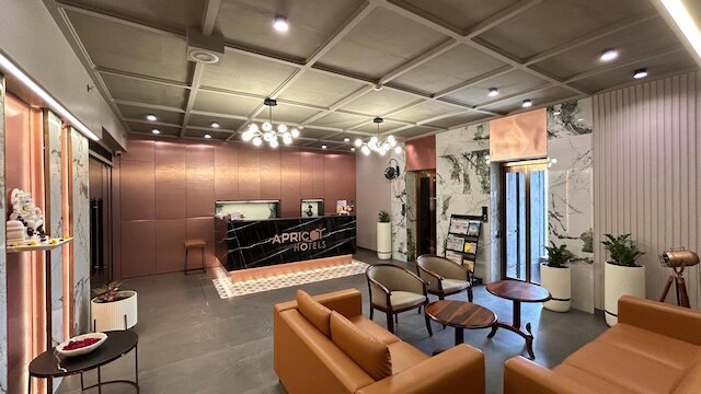 エイプリコット モテラ