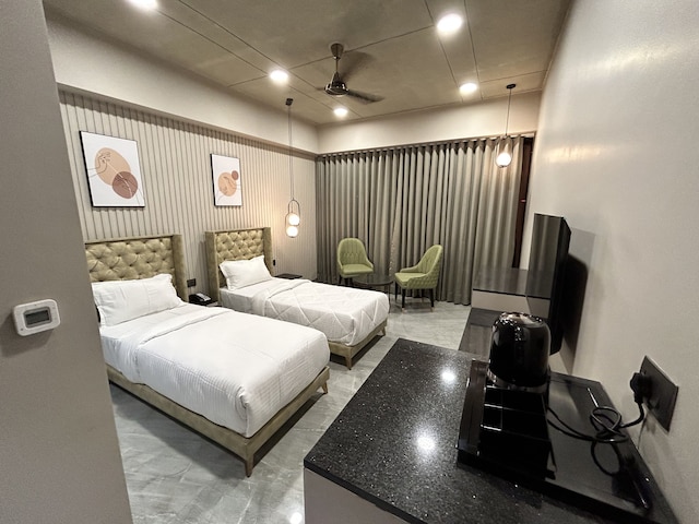 エイプリコット モテラ