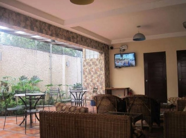 OYO 916 エンジェルズ ボードルームズ