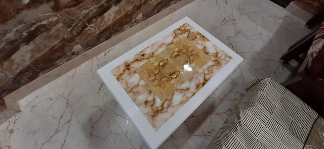 ラジパット ナガルの外国人エリアにある豪華なフラット、設備の整ったキッチン付き