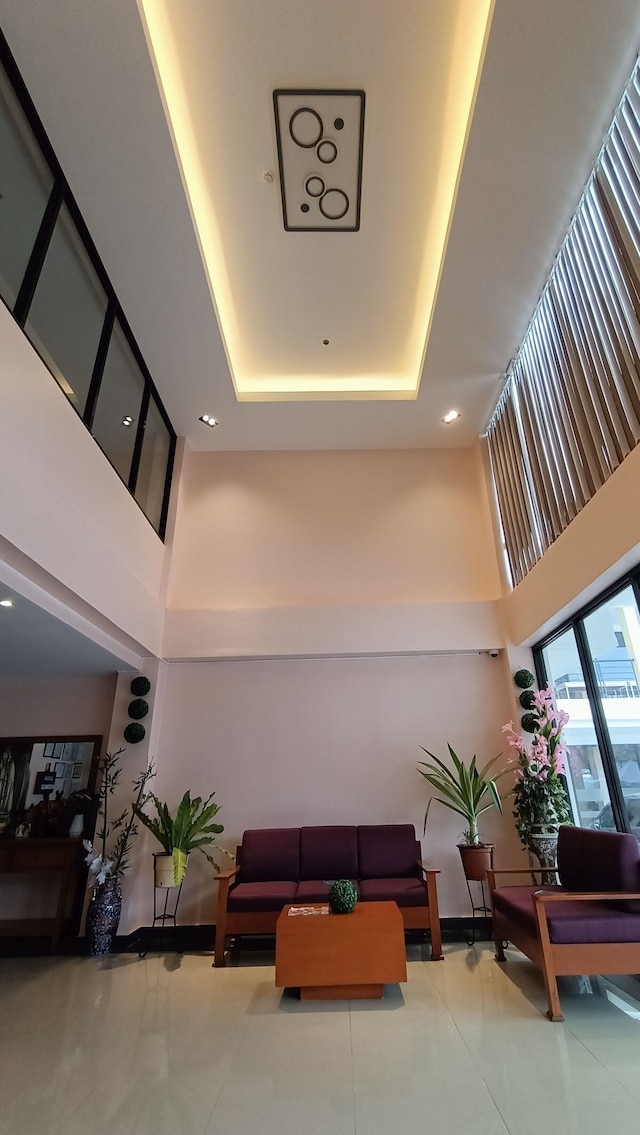 グランドエミリアホテル