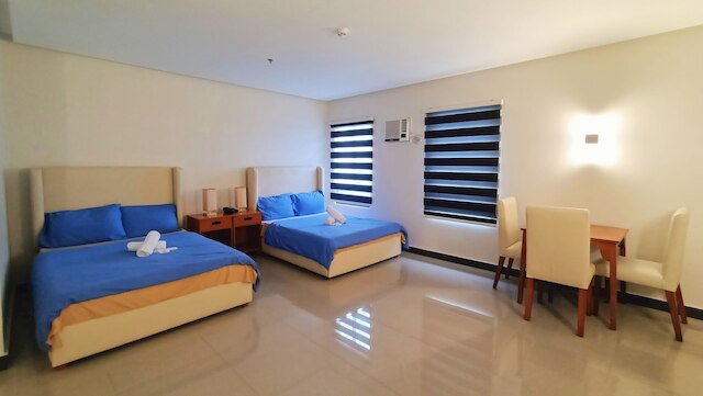 グランドエミリアホテル