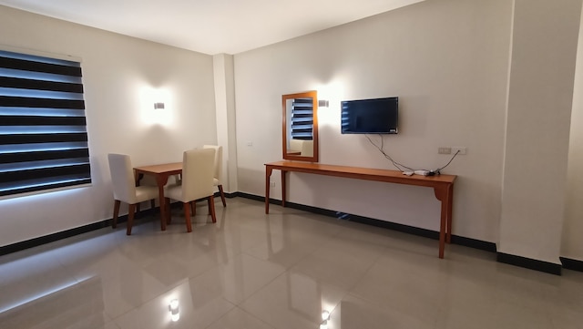 グランドエミリアホテル