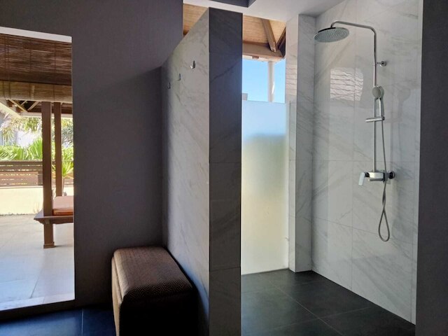 ヴィラ マハラニ ジンバラン