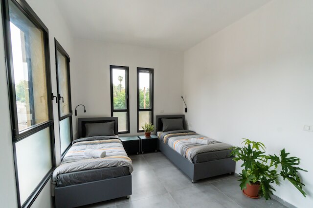 ナハル・オズ 33