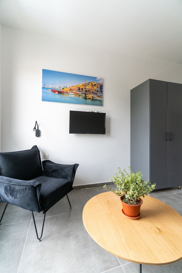 ナハル・オズ 33