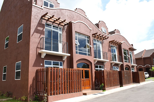 ザ・ゲスト・アパートメンツ・アット・ボーダー・クロッシングス