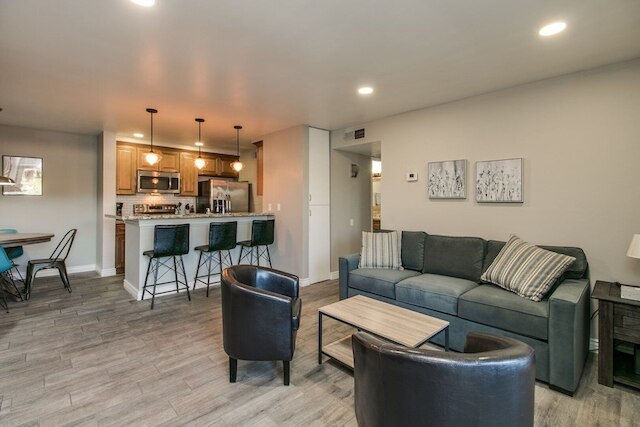 スタイリッシュ アップデーッド 2 ベッドルーム ニア オールド タウン スコッツデール !