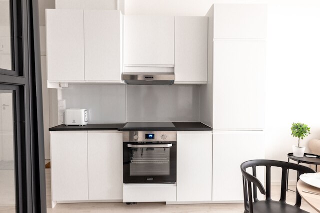 2ndhomes モダン1BRホームw/サウナ&バルコニー