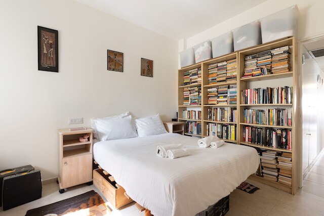 ブライト パール フォー エクスプローリング テル-アビブ