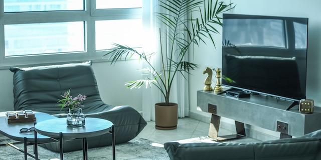 素晴らしい2BRアパートバルコニー&プールアクセス