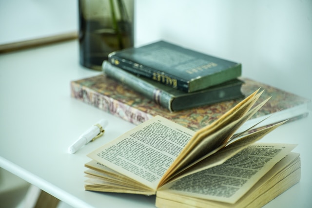 素晴らしい2BRアパートバルコニー&プールアクセス