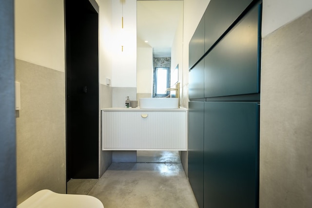 テルアビブの活気とモダンなアパートメント