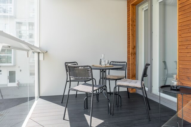 大きな日当たりの良いテラス付きのスタイリッシュなアパート