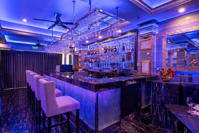 ザ・グローブ ホテル バー アンド レストラン