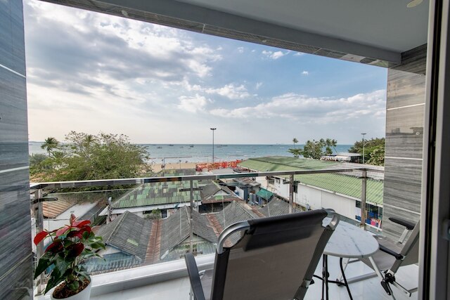 ザ・グローブ ホテル バー アンド レストラン