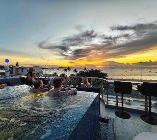 ザ・グローブ ホテル バー アンド レストラン