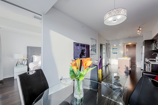 ファミリーサイズ 2 ベッドルーム フルリー ファーニッシュド コンド スリープス 6, パーキング アベイラブル, 3 ティービーズ