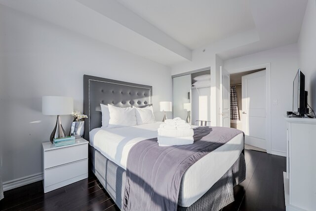 ファミリーサイズ 2 ベッドルーム フルリー ファーニッシュド コンド スリープス 6, パーキング アベイラブル, 3 ティービーズ