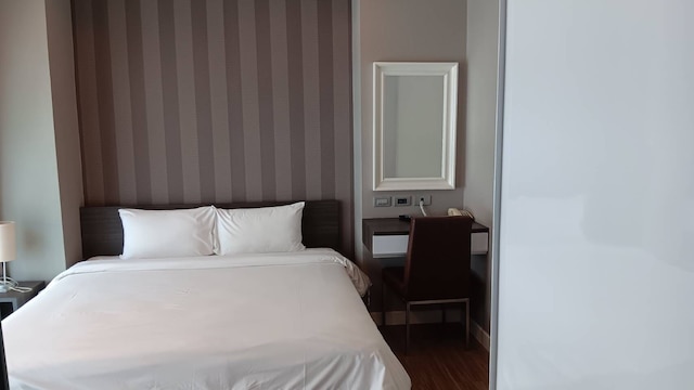 Jレジデンストンローヨン8