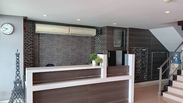 Jレジデンストンローヨン8