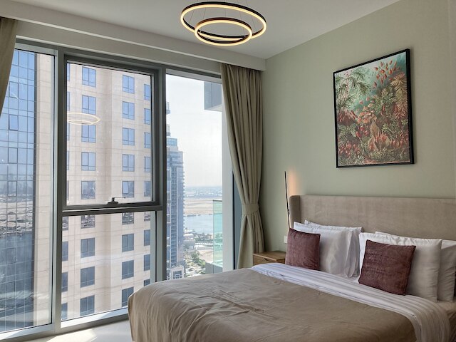 スーパーホスト - スタイリッシュ アパートメント フェイシング クリーク ハーバー