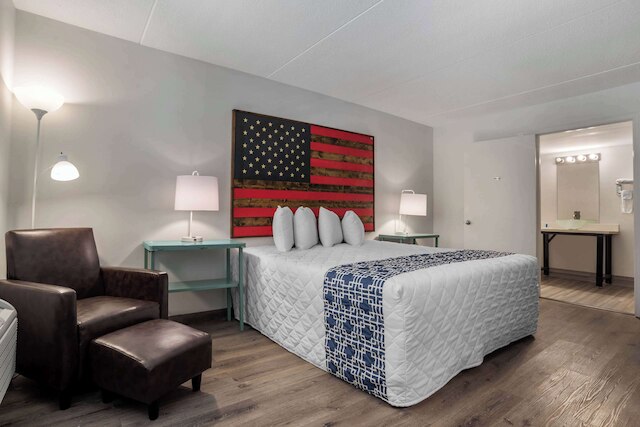 スーパー 8 バイ ウィンダム デールビル/フォート ノヴォセル