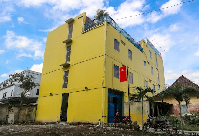 ハッピーシャリーアホテル