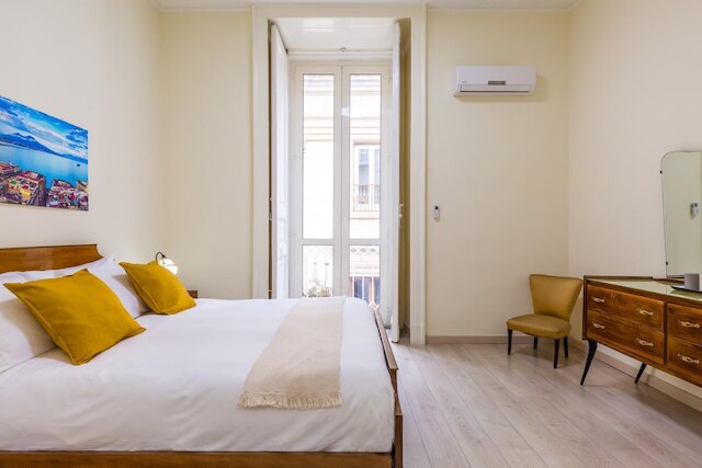 ワンダフルイタリーによるピアツァ・デル・ジェスから数歩