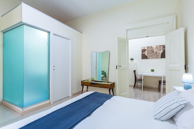 ワンダフルイタリーによるピアツァ・デル・ジェスから数歩