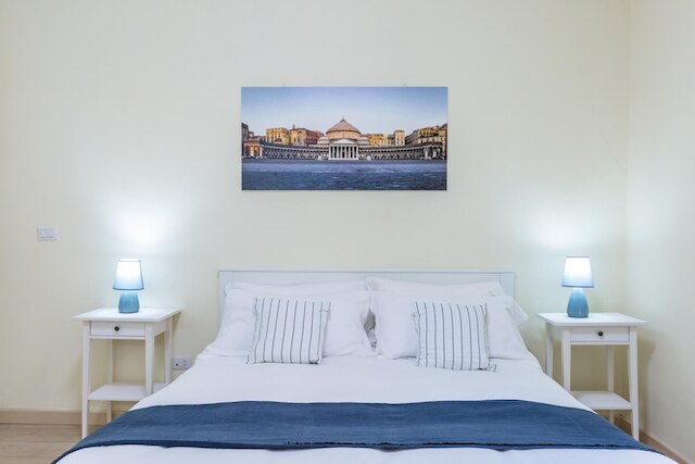 ワンダフルイタリーによるピアツァ・デル・ジェスから数歩