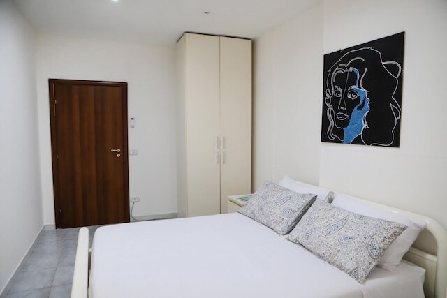 ナポリ チェントラーレ バジェット アパートメント