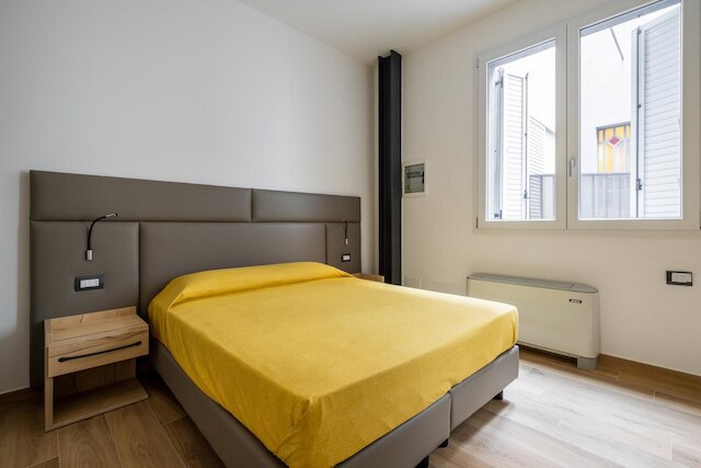 ジョルジ・ホームズ・バイ・ワンダフル・イタリー - ソレ