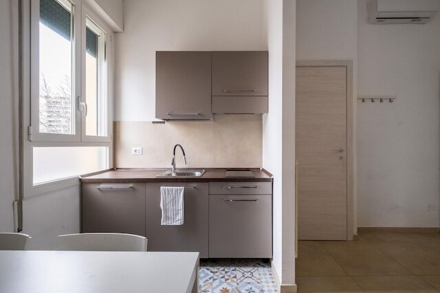 パラッツィーナ カラッチ - アパルタメント イノキ アリ