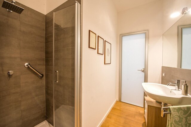 チャーミング  アパートメント イン ザ シティ センター