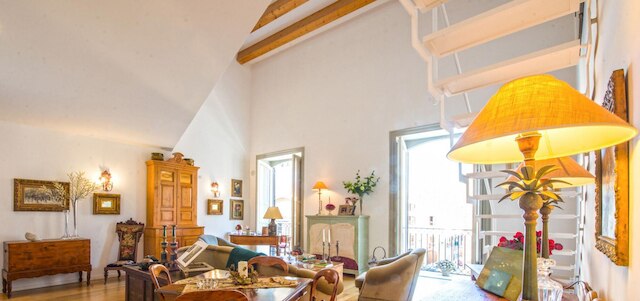 チャーミング  アパートメント イン ザ シティ センター