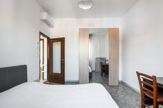 A・ポッキ・パッシ・ダラ・チッタ・ウニヴェルシタリア・バイ・ワンダフル・イタリー