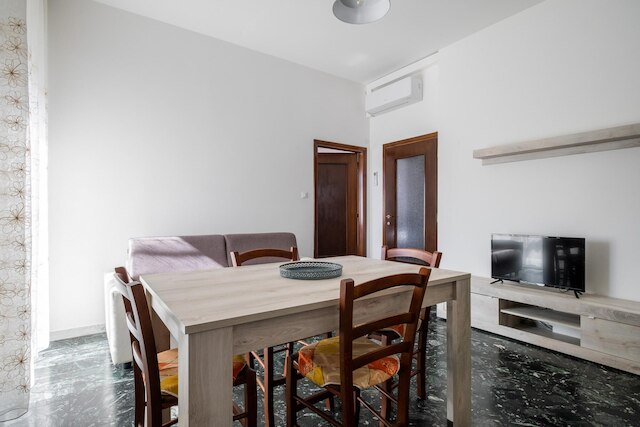 A・ポッキ・パッシ・ダラ・チッタ・ウニヴェルシタリア・バイ・ワンダフル・イタリー