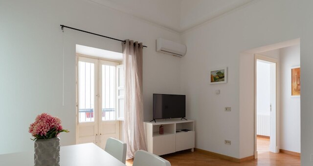 ルンガリーニ  アパートメント バイ ワンダフル イタリー