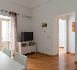 ルンガリーニ  アパートメント バイ ワンダフル イタリー