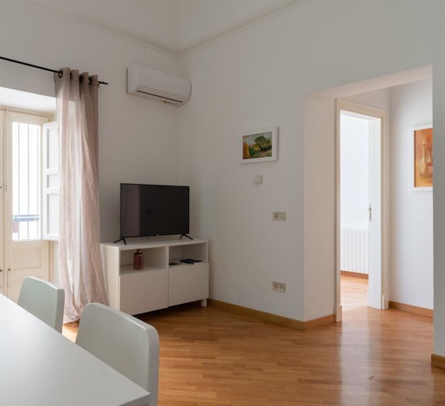 ルンガリーニ  アパートメント バイ ワンダフル イタリー