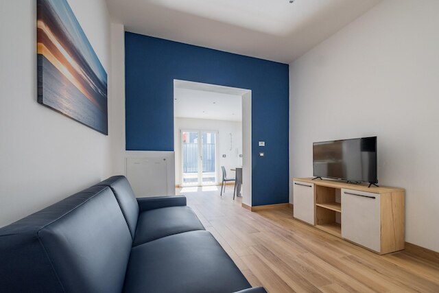 ジョルジ・ホームズ・バイ・ワンダフル・イタリー - オチアーノ